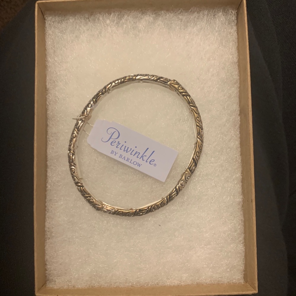 Periwinkle gold bracelet